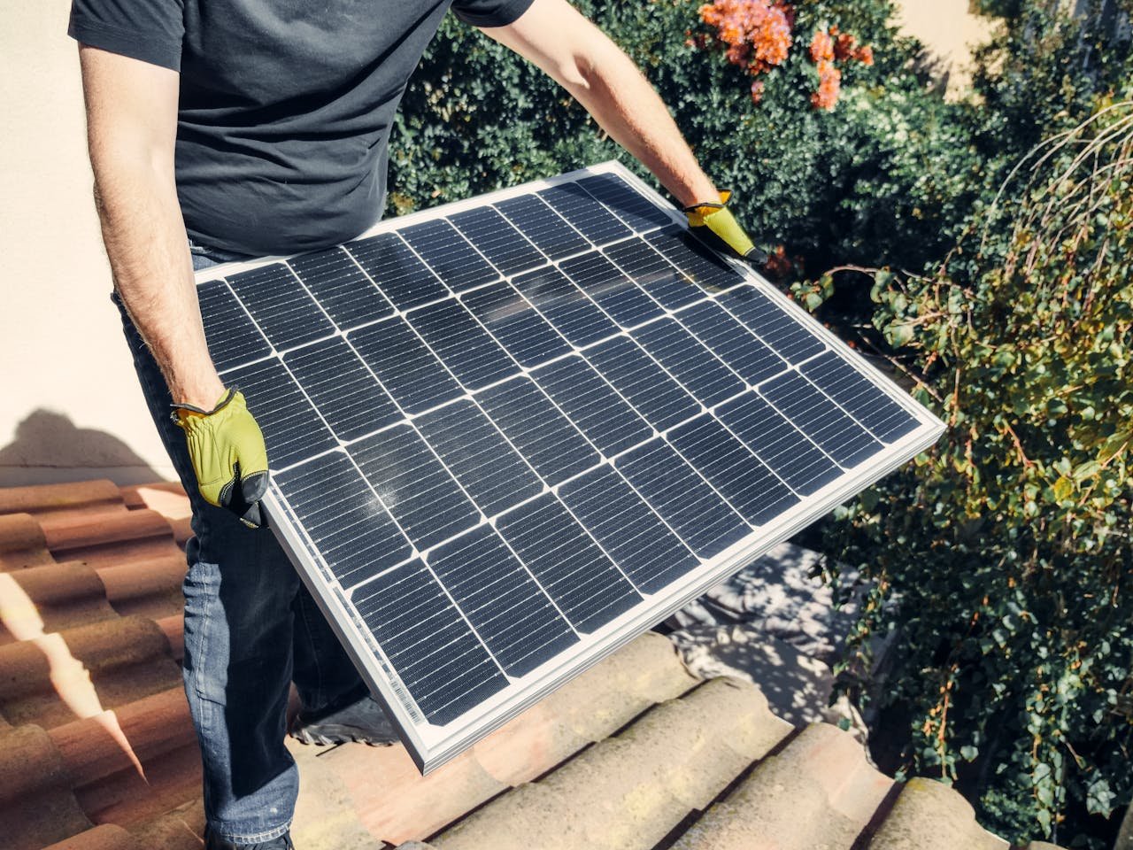 Brighten Up Your Home with Top-Notch Solar Panels in Chandler, AZ from EE Solar Arizona!